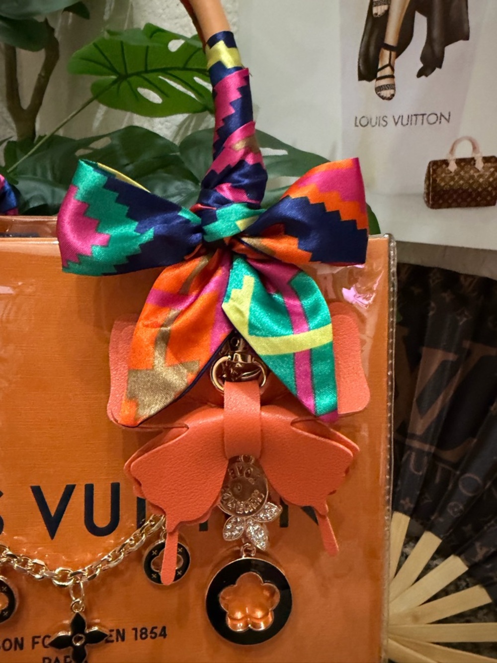 🧡🩵🖤Louis Vuitton Gift Bag Tote🖤🩵🧡 - Picture 3 of 7